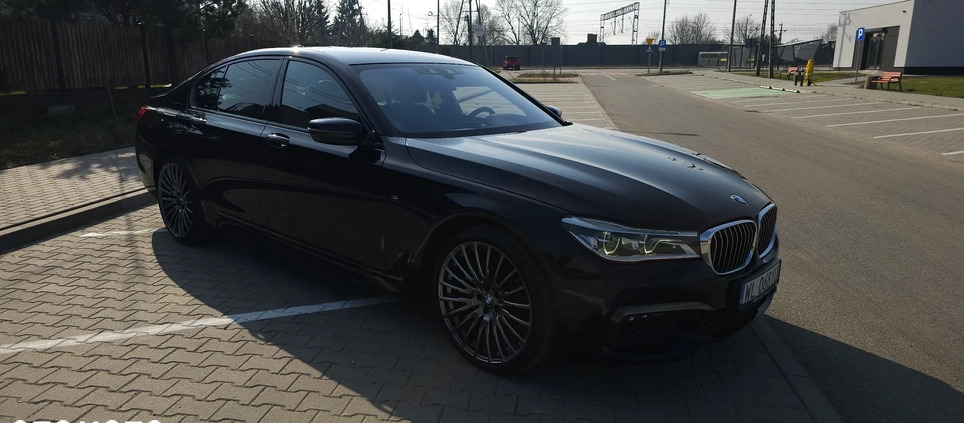 BMW Seria 7 cena 165000 przebieg: 260000, rok produkcji 2016 z Legionowo małe 497